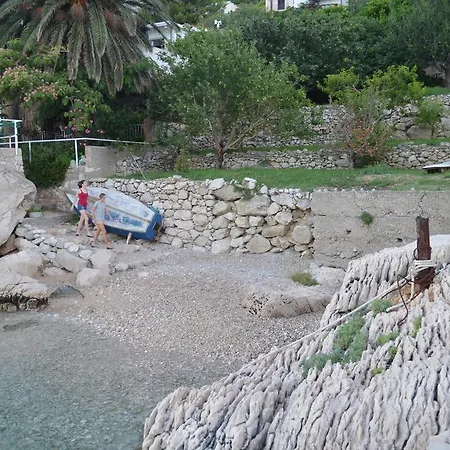 In * Omis
