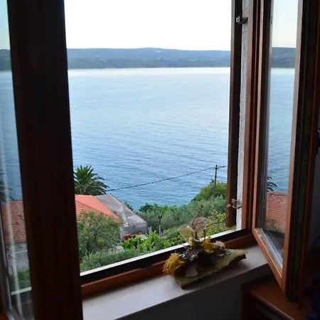 In * Omis