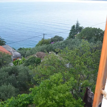 In Dom wakacyjny Omiš